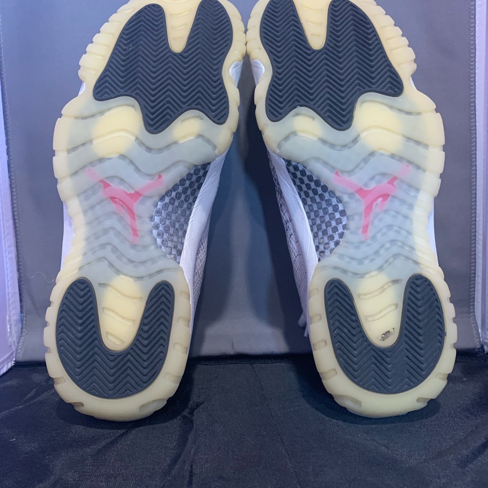 Air Jordan 11 Retro Low 'Light Bone Snakeskin' - Picture 7 of 8